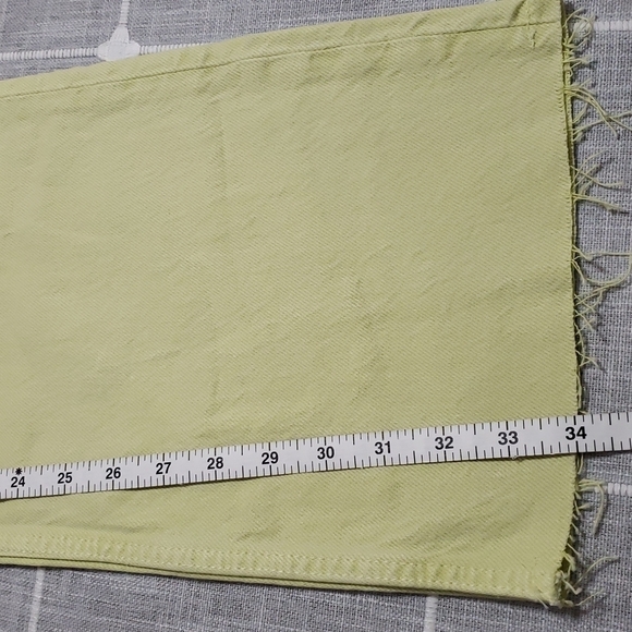 NWT ZARA Wide Leg Denim Jeans With Raw Hem In Light Green, Size 6 - Picture 8 of 13